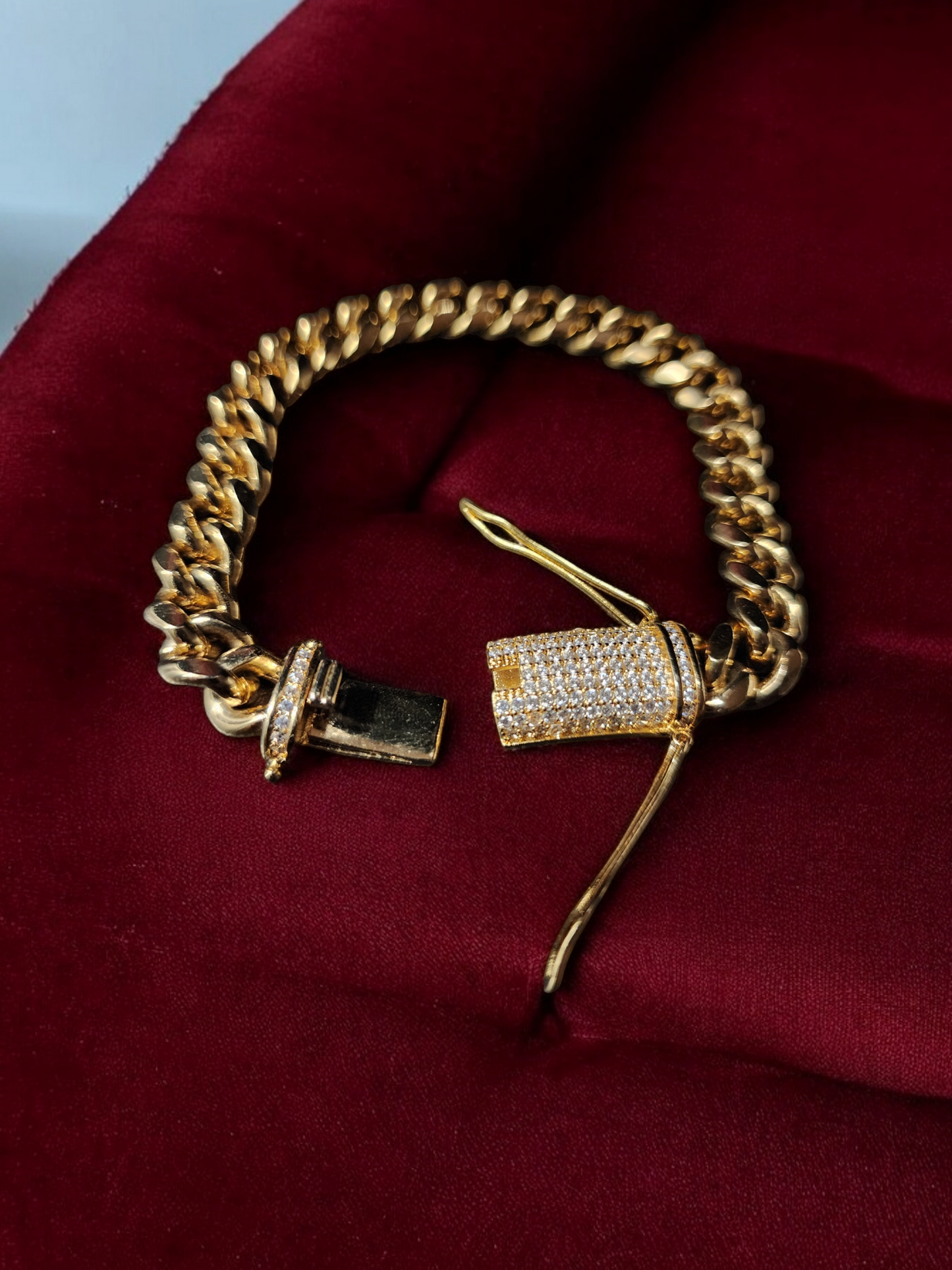 Cuban Link Bracelet Iced Out Clasp